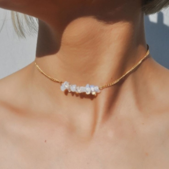 Dora Boutique Jewelry - //CLEARANCE// Nature Crystal Necklace